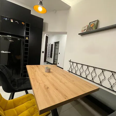 Przystanek Dabrowskiego 13 Apartment Katowice